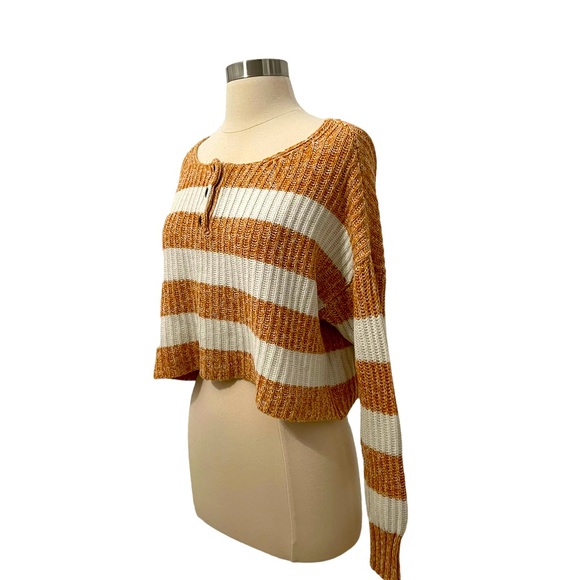 American Eagle Sweater Women’s Top Size XS Yellow in Color - Picture 2 of 5